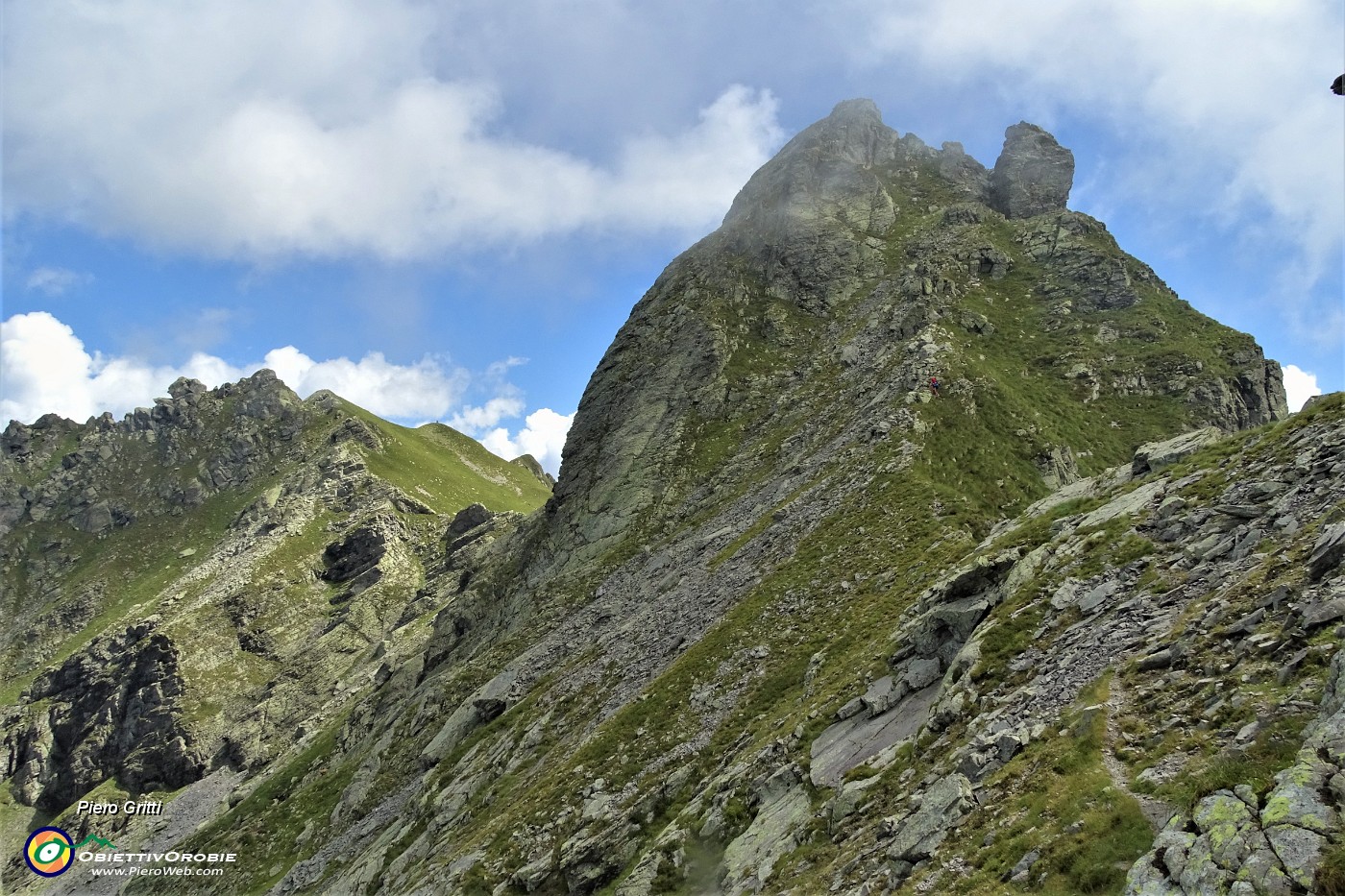 37 In traverso, aggirando un grande risalto roccioso.JPG